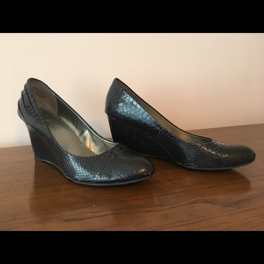 Black Bandolino wedges
